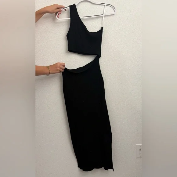 Lulus Spice Things Up Black Ribbed One-Shoulder
Cutout Midi Dress - Picture 4 of 6